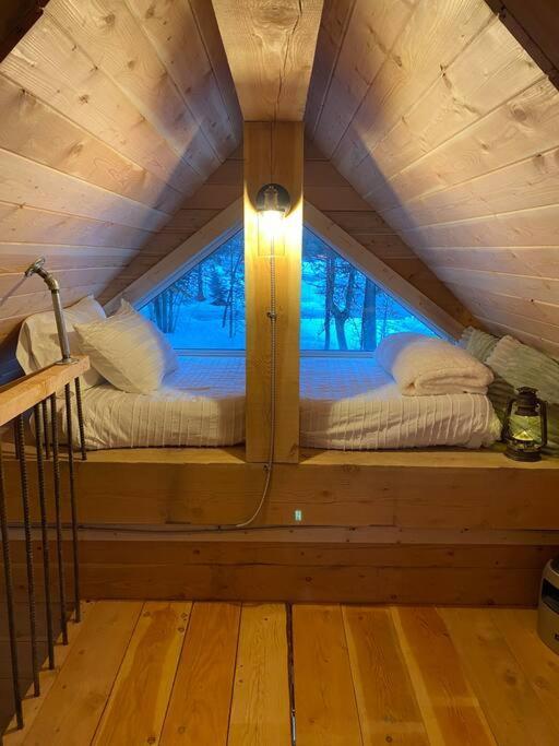 Ski-In Chalet: Private Hot Tub, Bonus Bunk House Fernie Exterior foto